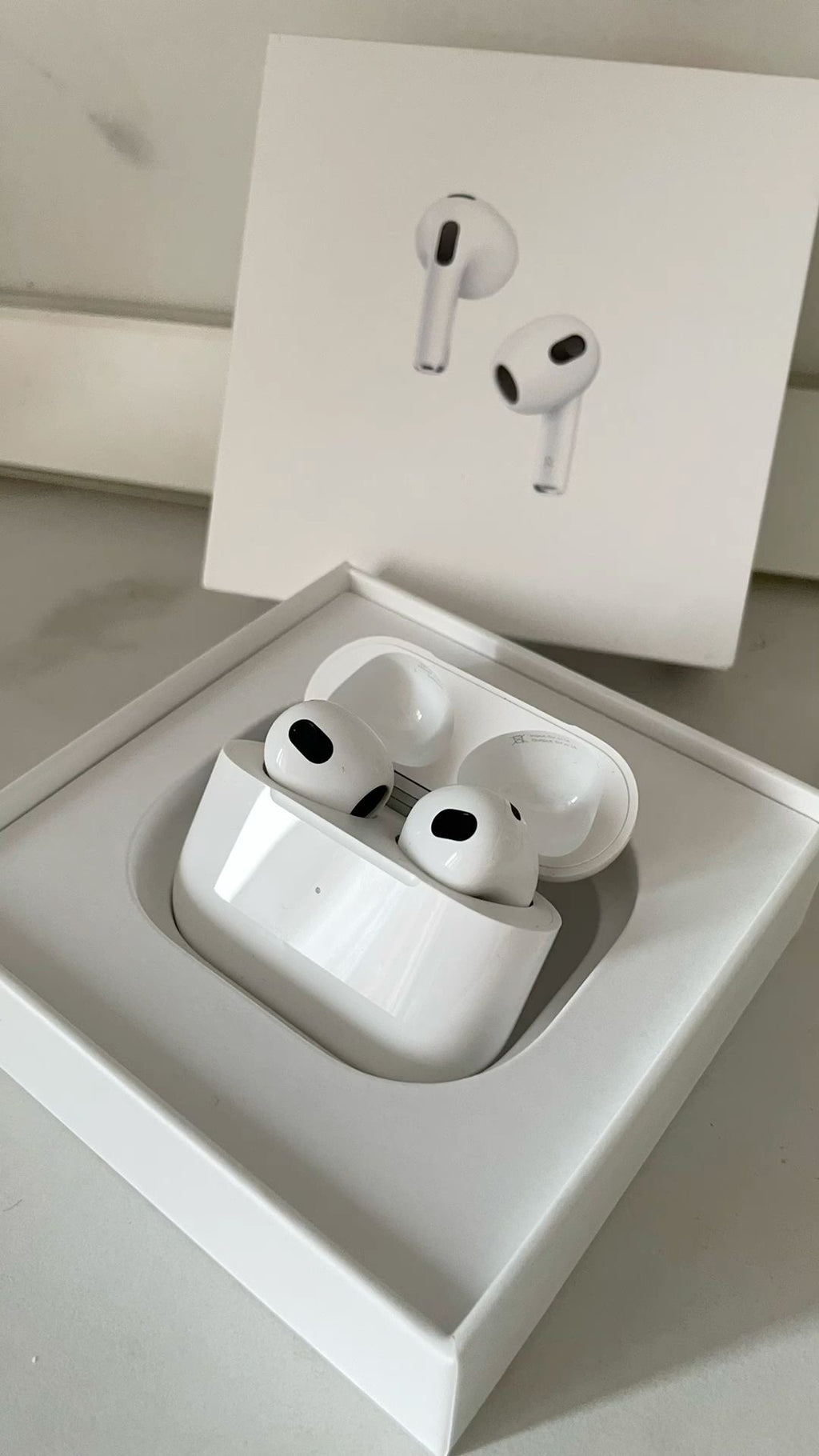 AirPods (2nd Generation)