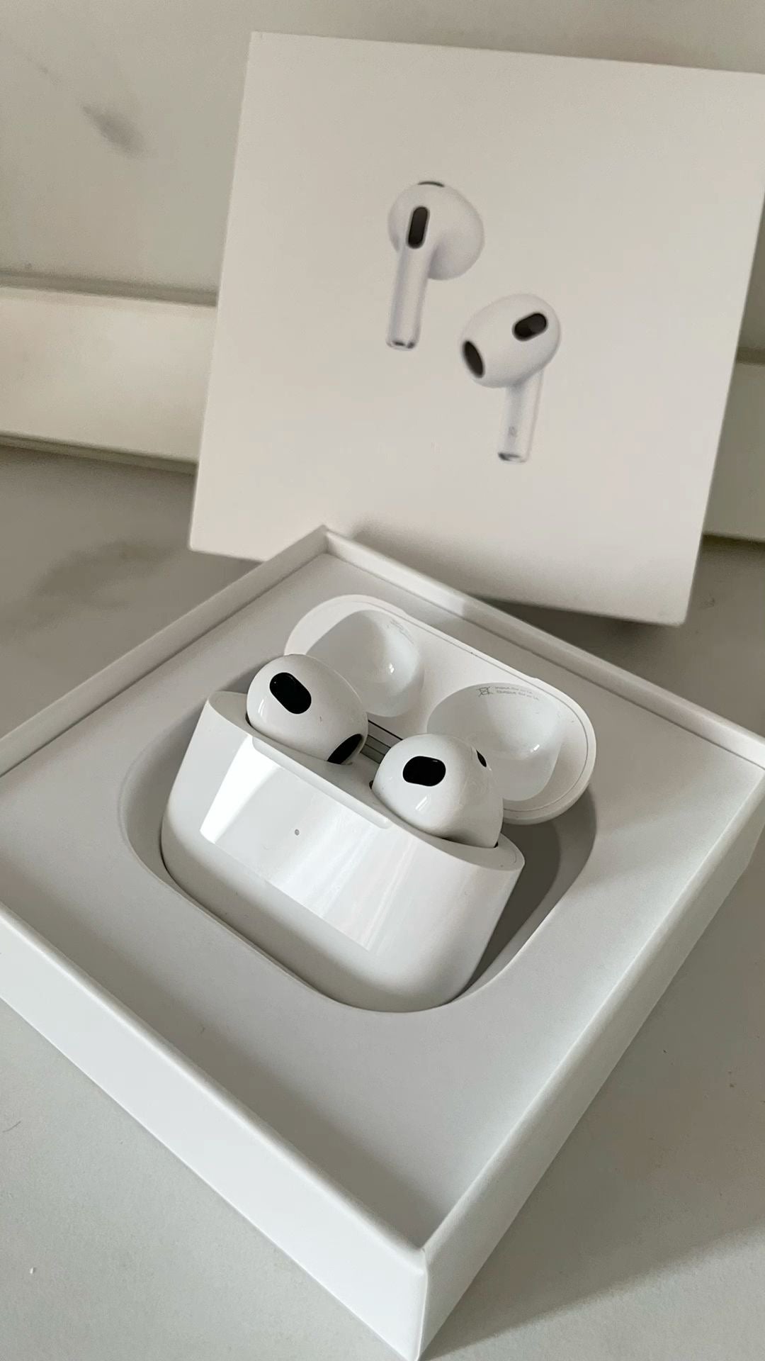 AirPods (2nd Generation)
