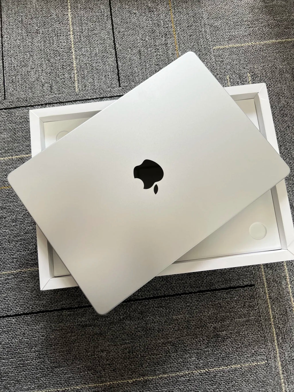 MacBook Pro M5 14