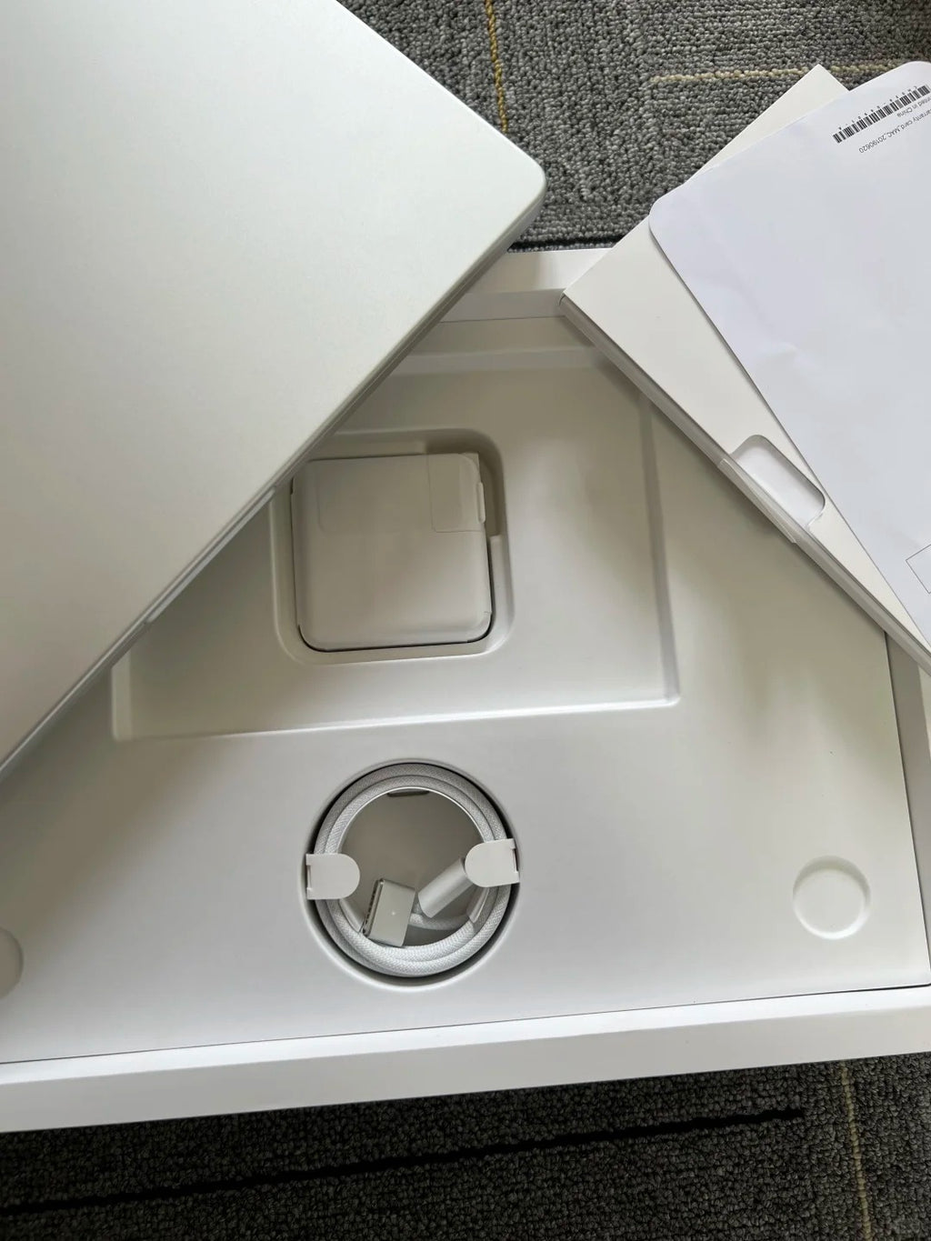 MacBook Pro M5 14