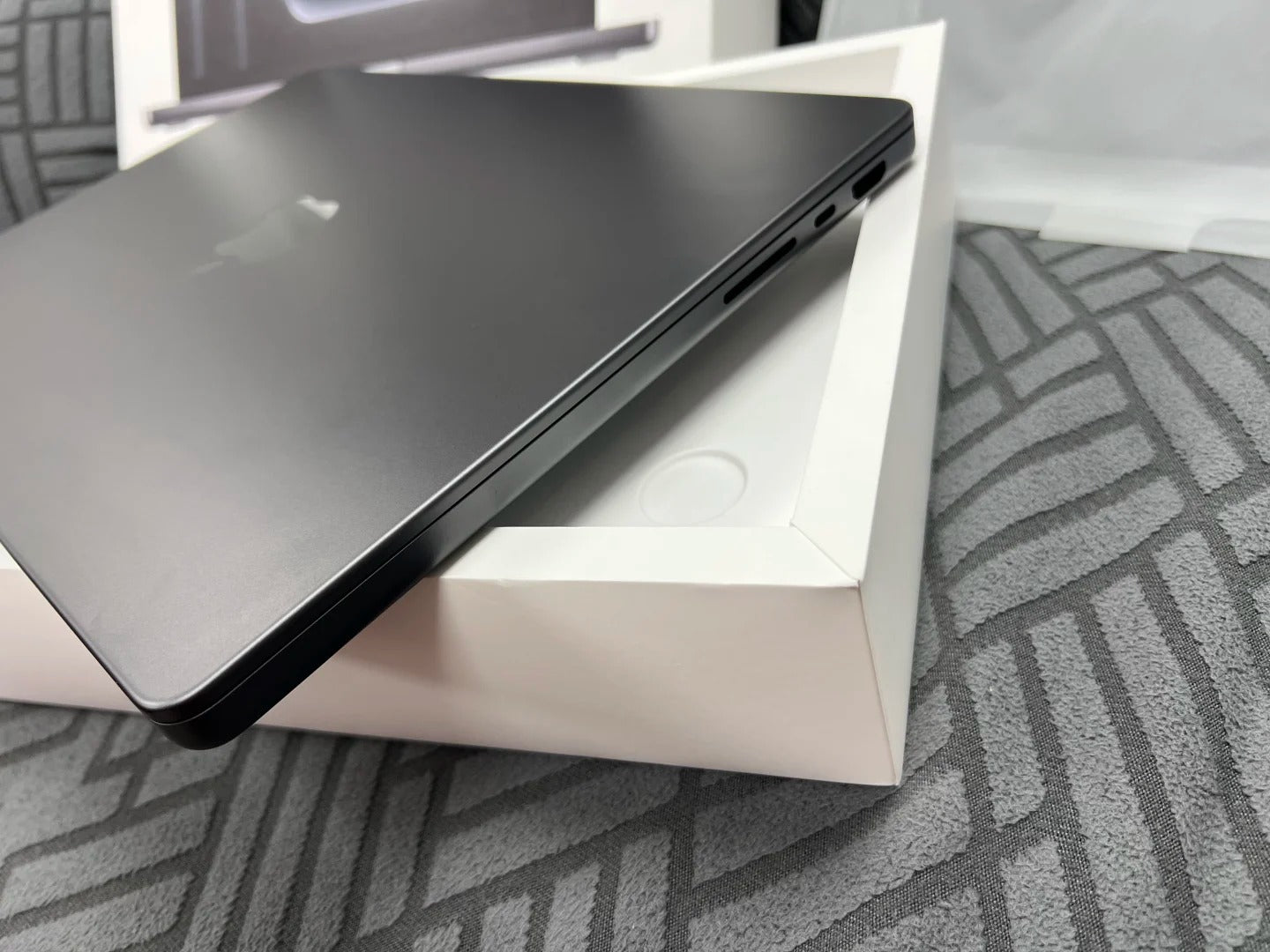 MacBook Pro M5 14